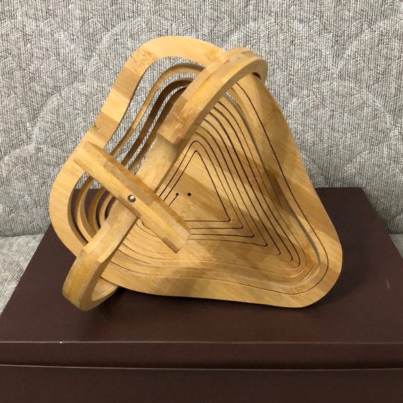 HAND MADE WOOD DECORATION - Picture 4 of 9